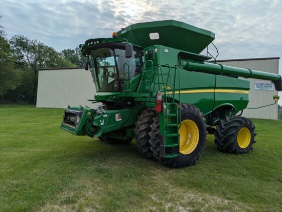 2015 John Deere S690 - Image 3