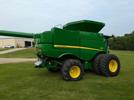 2015 John Deere S690 - Image 6