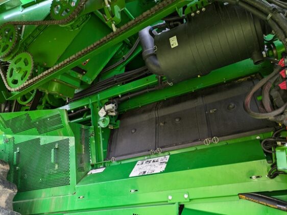 2015 John Deere S690 - Image 12