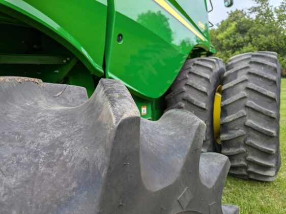 2015 John Deere S690 - Image 21