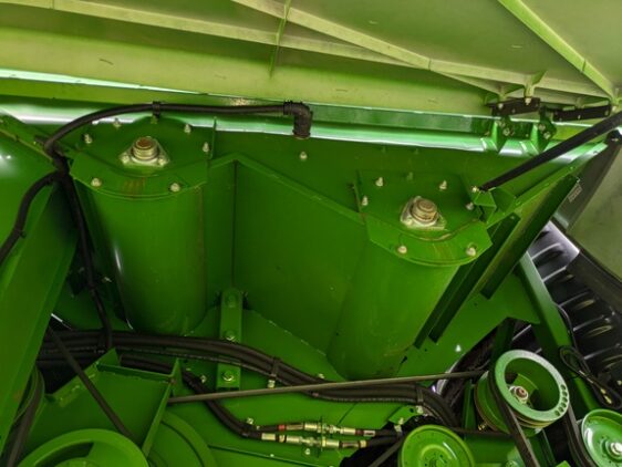 2015 John Deere S690 - Image 19