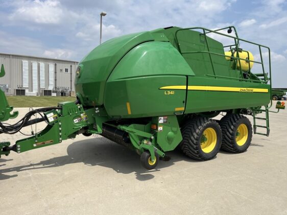2022 John Deere L341