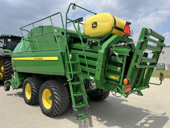 2022 John Deere L341 - Image 4