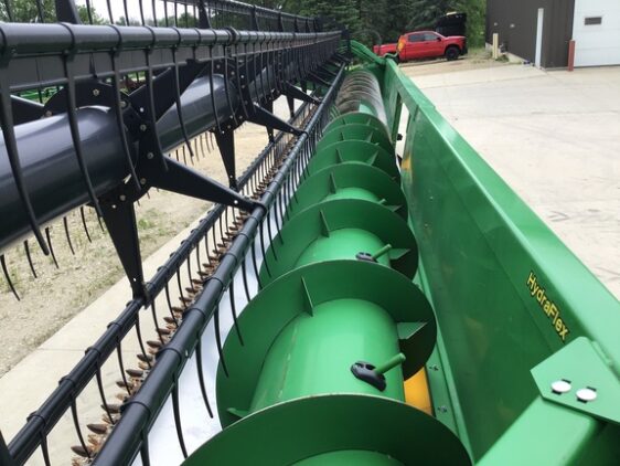 2014 John Deere 635F - Image 32