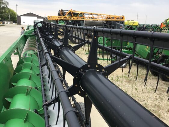 2014 John Deere 635F - Image 38