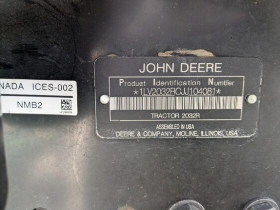 2018 John Deere 2032R - Image 19