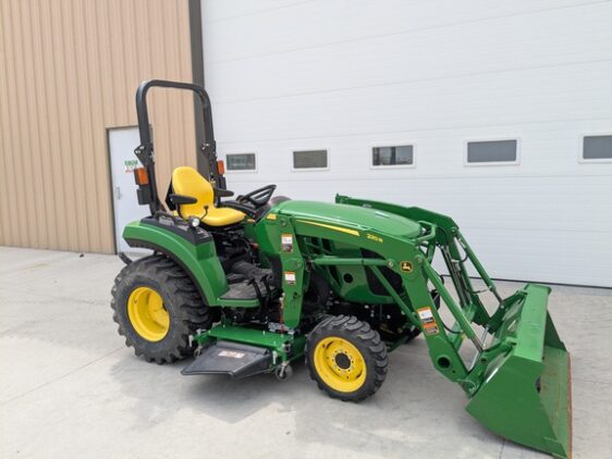 2018 John Deere 2032R - Image 6