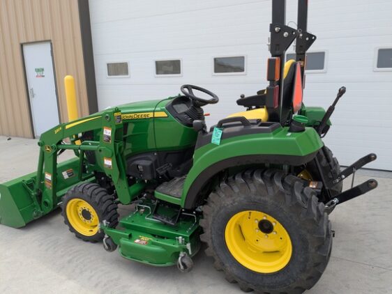 2018 John Deere 2032R - Image 3