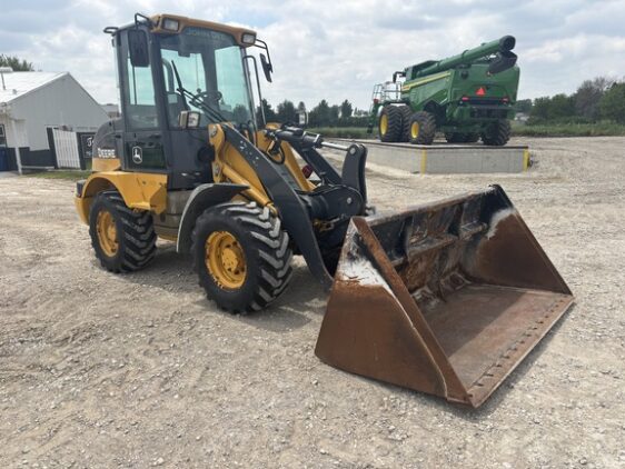 2013 John Deere 244J - Image 3