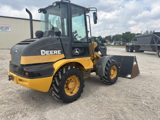 2013 John Deere 244J - Image 5