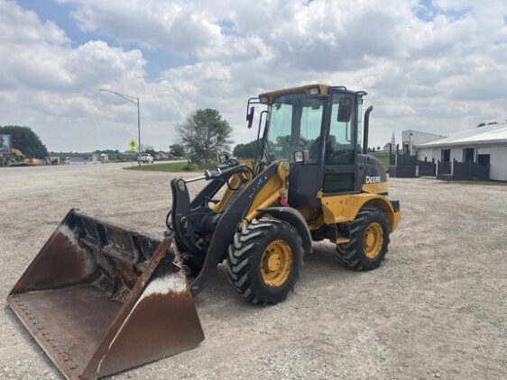 2013 John Deere 244J