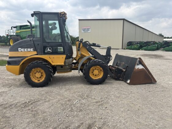 2013 John Deere 244J - Image 4