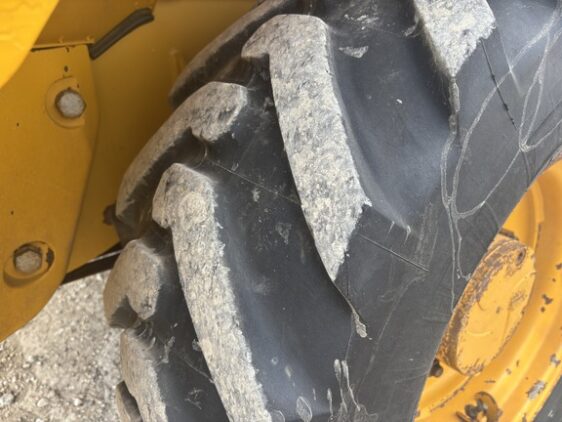 2013 John Deere 244J - Image 17