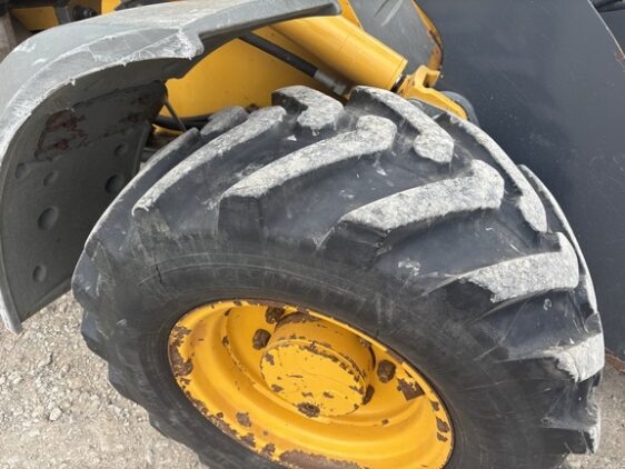 2013 John Deere 244J - Image 18