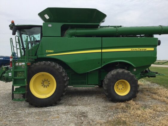 2017 John Deere S680 - Image 4