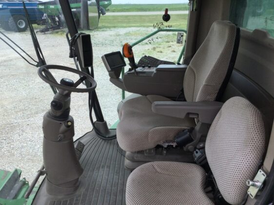 2017 John Deere S680 - Image 25
