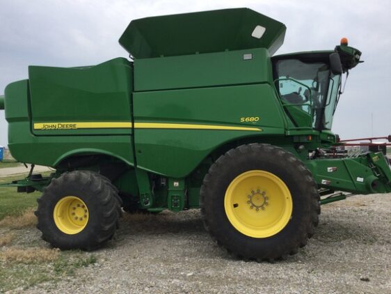 2017 John Deere S680 - Image 3