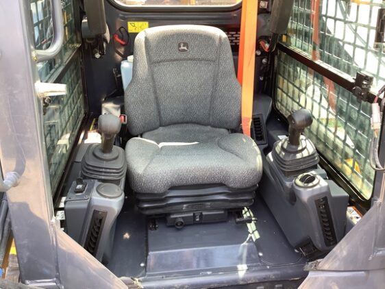 2022 John Deere 317G - Image 9