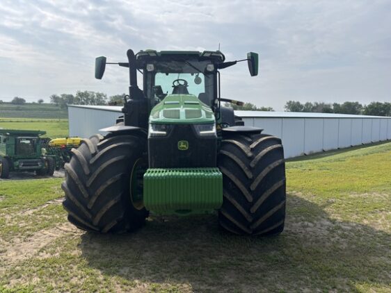 2024 John Deere 8R 340 - Image 2
