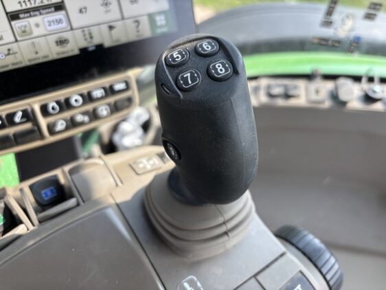 2024 John Deere 8R 340 - Image 10