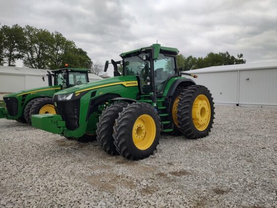 2024 John Deere 8R 410 - Image 2
