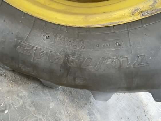 2023 John Deere 8R 370 - Image 13