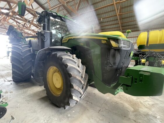 2023 John Deere 8R 370 - Image 2
