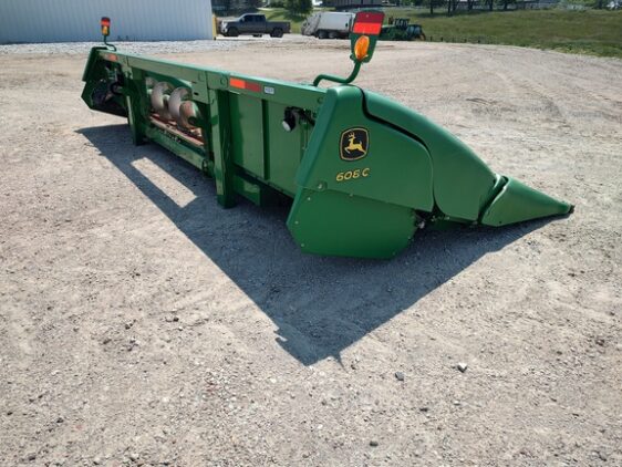 2014 John Deere 608C - Image 4