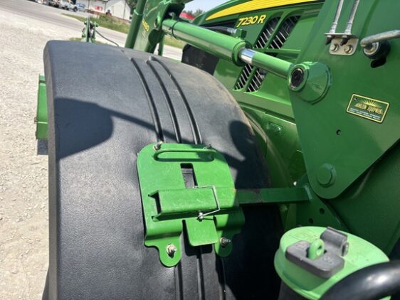 2012 John Deere 7230R - Image 24