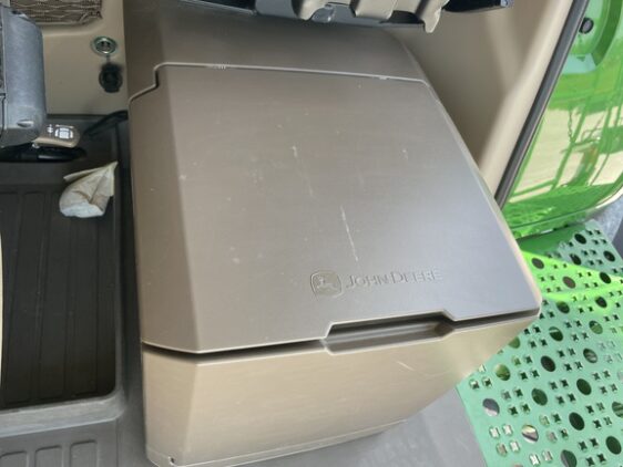 2017 John Deere S690 - Image 21
