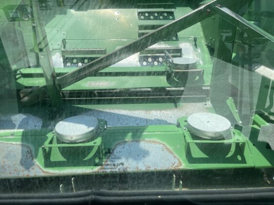2017 John Deere S690 - Image 18