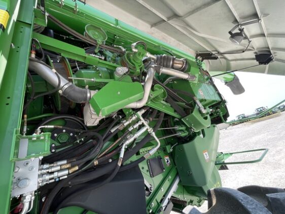 2017 John Deere S690 - Image 15
