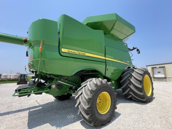 2017 John Deere S690 - Image 6