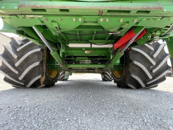 2017 John Deere S690 - Image 11