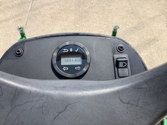 2021 John Deere 1570 - Image 8