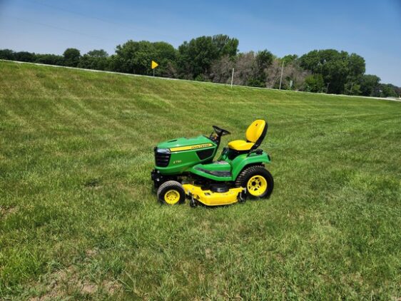 2021 John Deere X730 - Image 3