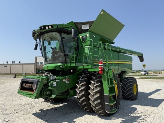 2023 John Deere S780