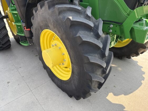 2024 John Deere 6R 215 - Image 40