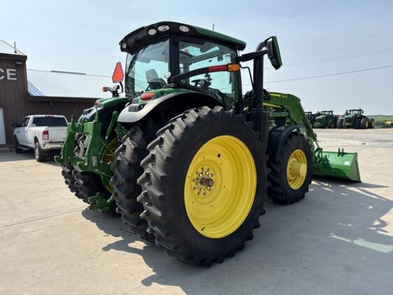 2024 John Deere 6R 215 - Image 12