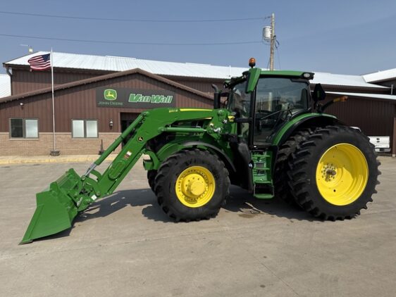 2024 John Deere 6R 215 - Image 3