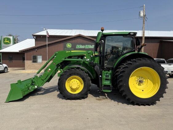 2024 John Deere 6R 215 - Image 4