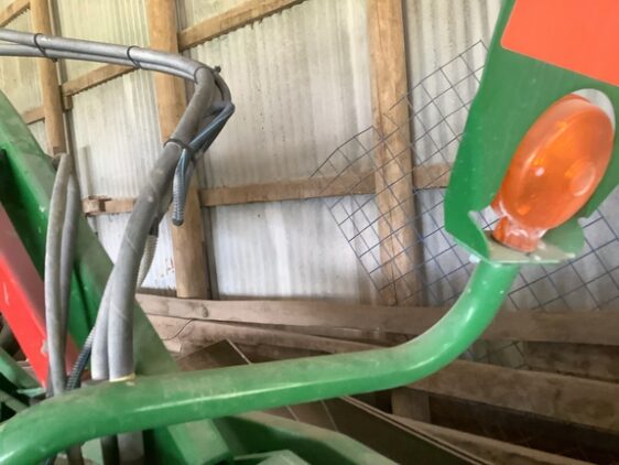 2017 John Deere 630F - Image 4