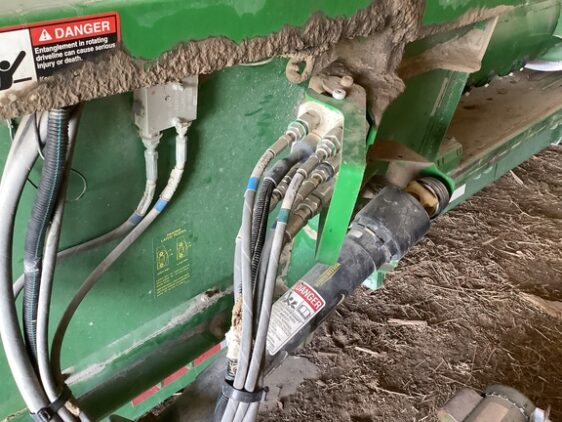 2017 John Deere 630F - Image 21