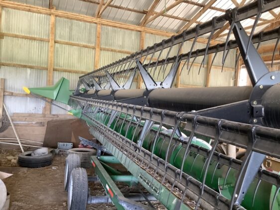 2017 John Deere 630F - Image 11