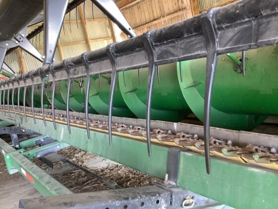 2017 John Deere 630F - Image 3