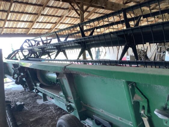 2017 John Deere 630F - Image 16