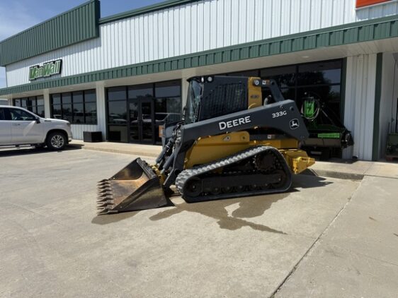 2018 John Deere 333G - Image 2