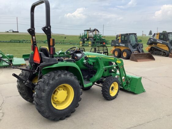 2022 John Deere 3038E - Image 6