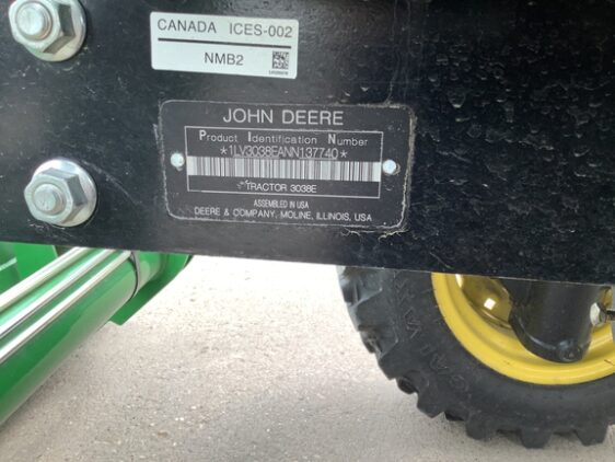 2022 John Deere 3038E - Image 15