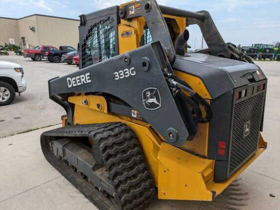 2018 John Deere 333G - Image 4